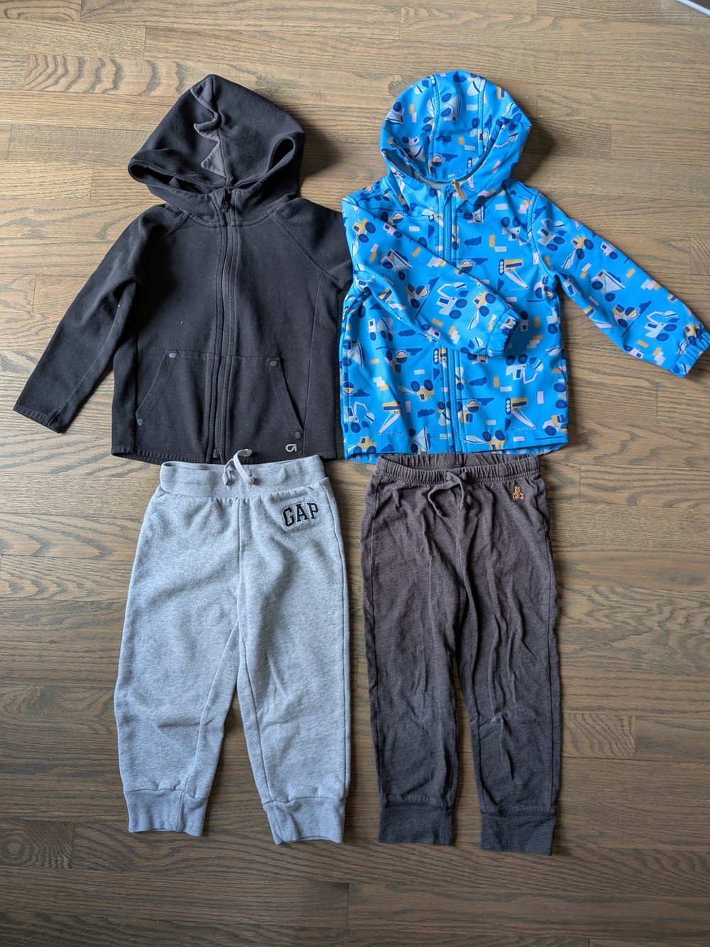 Gap Kid Toddler Boy 4pc Hoodie Jacket and Pants Bundle  3T